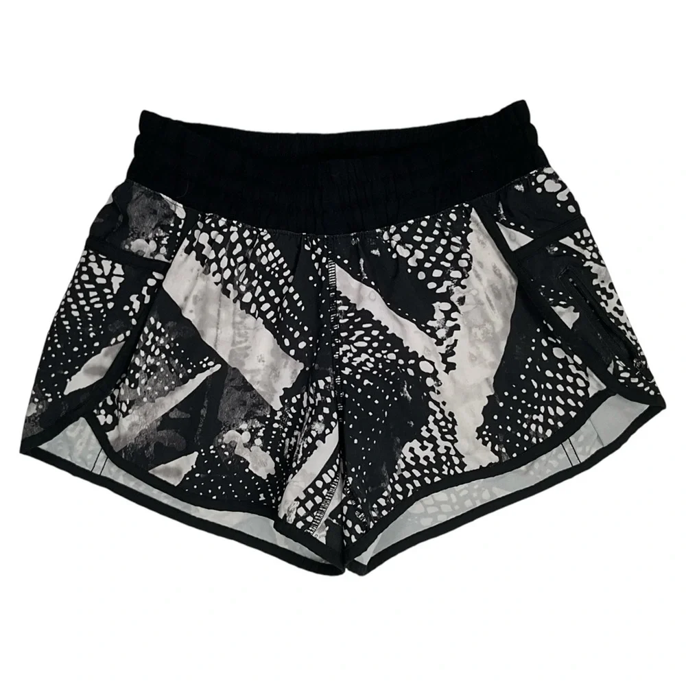 Lululemon Tracker Short III 4-way Stretch Static Mist White Black / Black Size 6